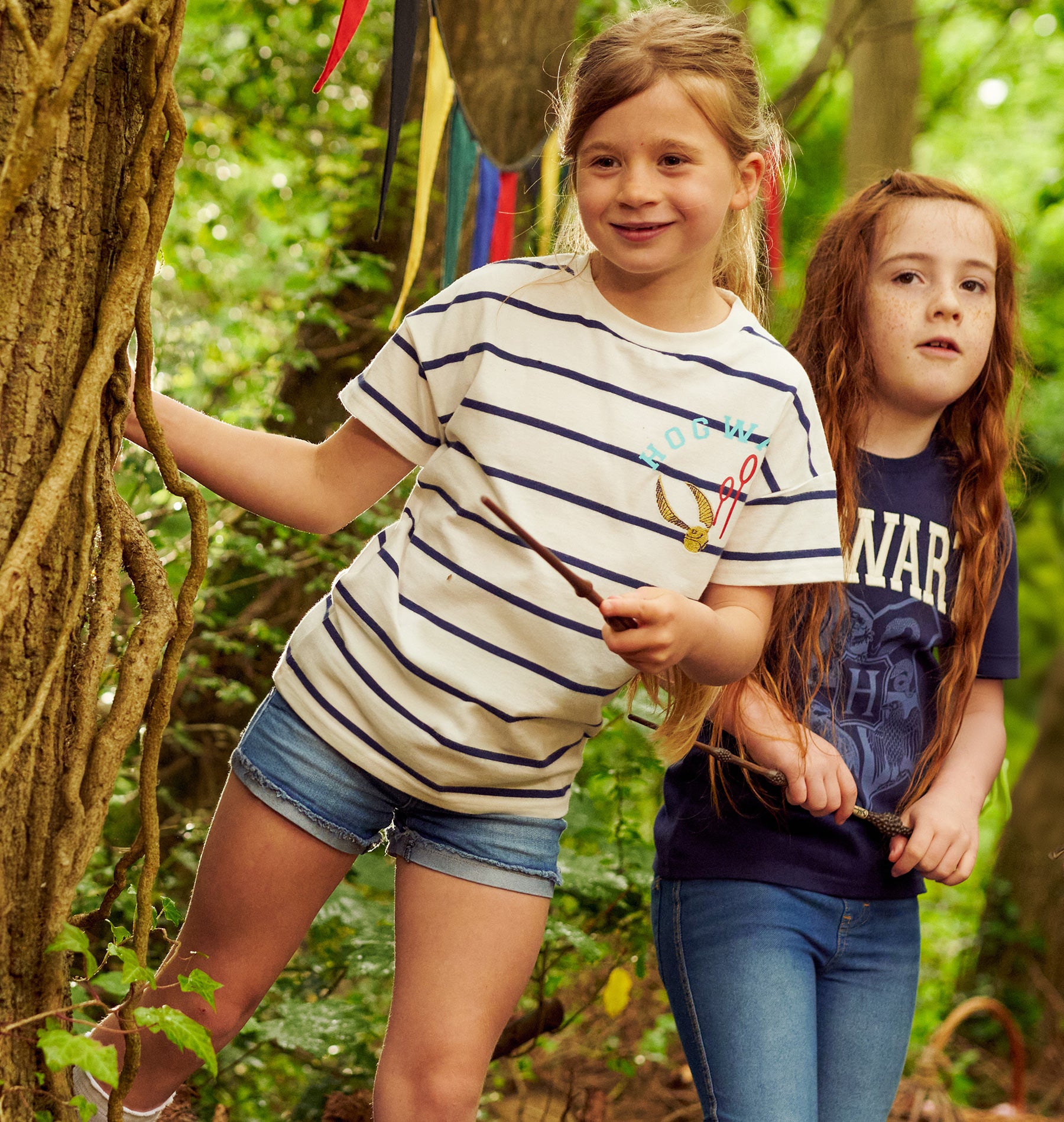 Kids Hogwarts Quidditch T-Shirt with Golden Snitch Embroidery | Harry Potter Shop