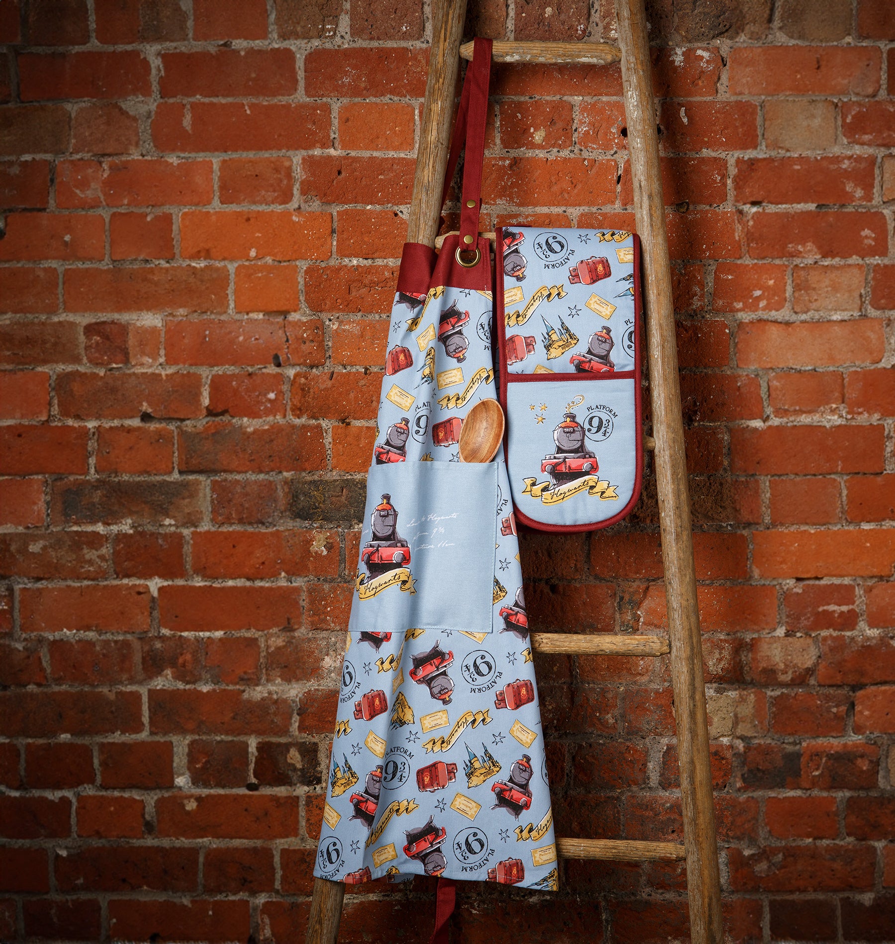 Hogwarts Express Apron for Cooking | Harry Potter Kitchen Accessory