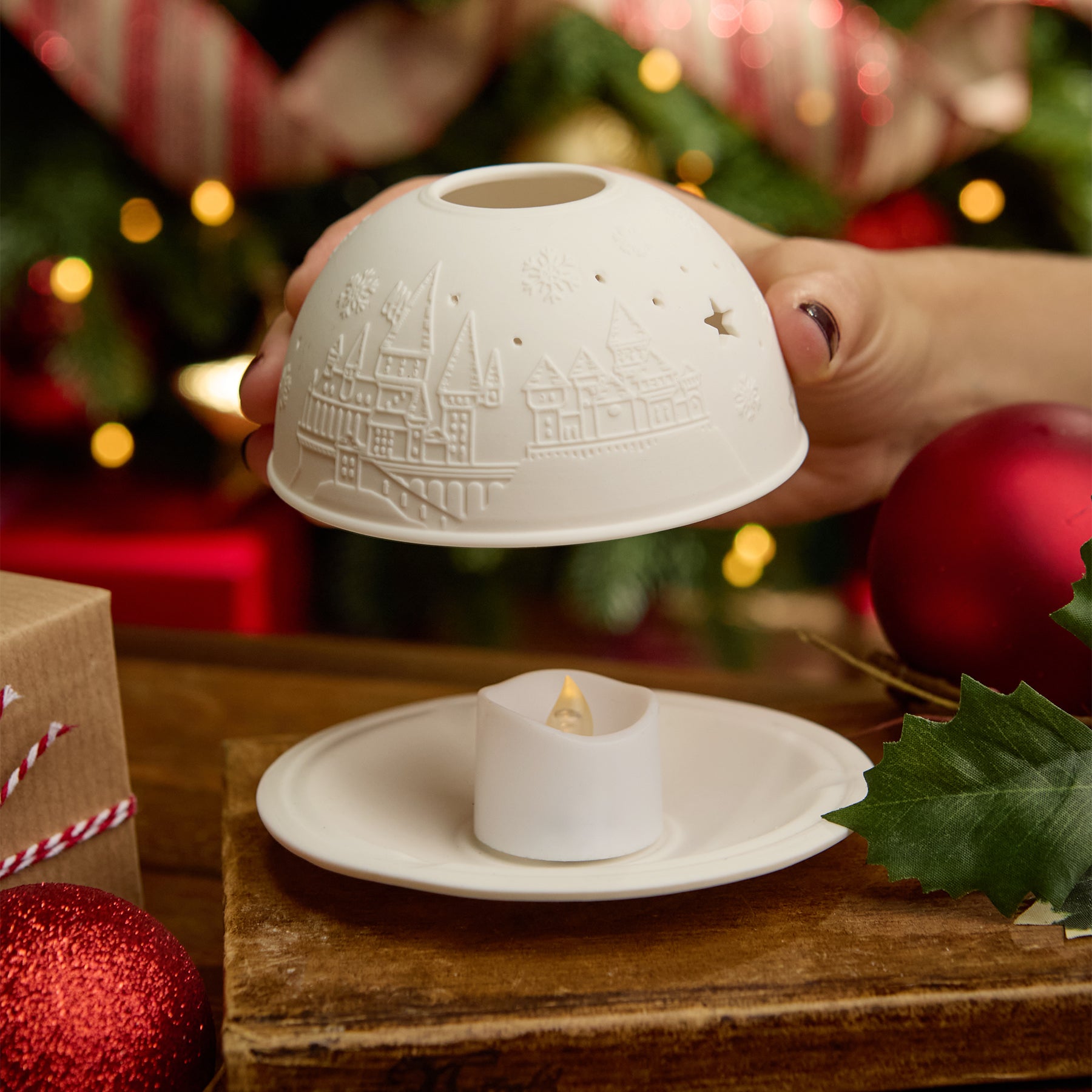 Hogwarts Christmas Tealight Candle Holder with Snowflake & Star Glow | Porcelain